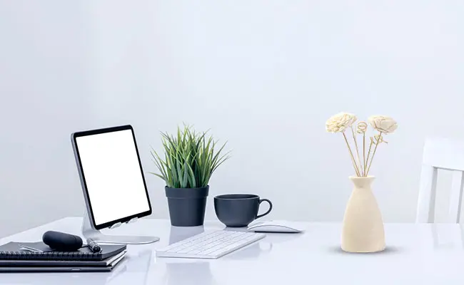 diffuser set on work desk